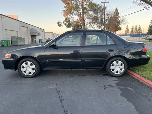 Used 2001 Toyota Corolla LE image 8