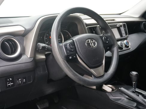 Used 2015 Toyota RAV4 LE FWD image 10
