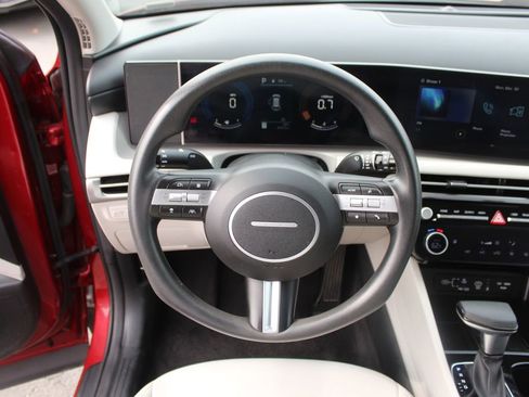 Used 2025 Hyundai Tucson SEL image 17