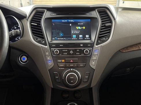 Used 2017 Hyundai Santa Fe Limited AWD/4WD image 18