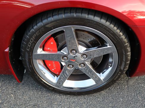 Used 2007 Chevrolet Corvette Convertible w/ Preferred Equipment Group RWD image 15