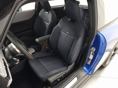 Used 2025 MINI Cooper S FWD image 11