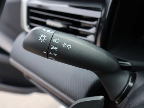 Used 2025 Toyota Camry SE FWD image 34