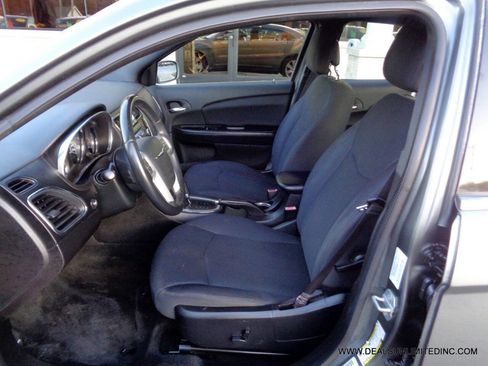 Used 2013 Chrysler 200 Touring image 8