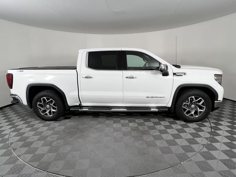 Used 2023 GMC Sierra 1500 SLT image 13