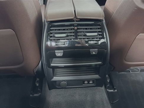 Used 2021 BMW M550i xDrive w/ Dynamic Handling Package image 28