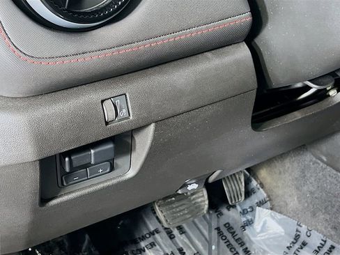 Certified 2025 Chevrolet Colorado Z71 w/ Technology Package image 9