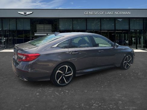 Used 2018 Honda Accord Sport image 5