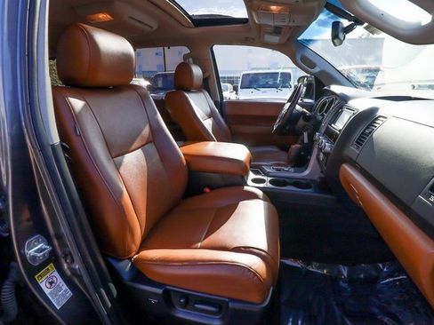 Used 2016 Toyota Sequoia Platinum image 47