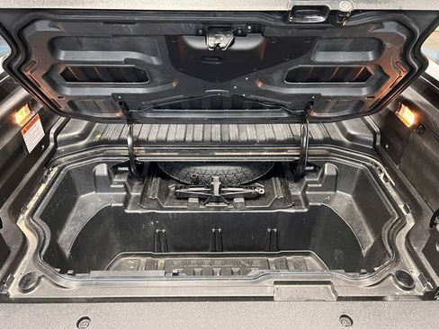 Used 2025 Honda Ridgeline Sport image 13