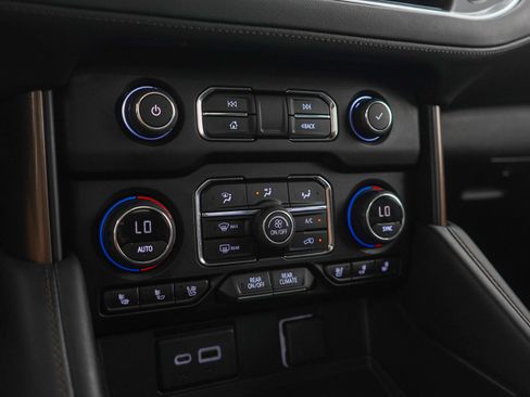 Used 2021 Chevrolet Suburban High Country w/ Premium Package AWD/4WD image 23
