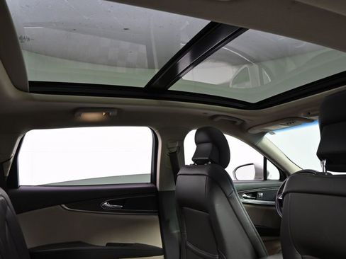 Used 2019 Lincoln Nautilus Select image 17