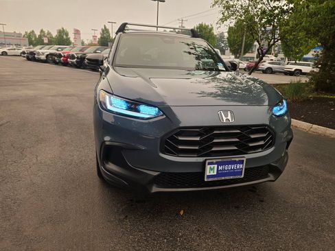 Used 2025 Honda HR-V Sport image 10