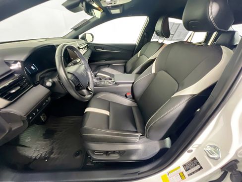 Used 2025 Toyota Camry SE image 14