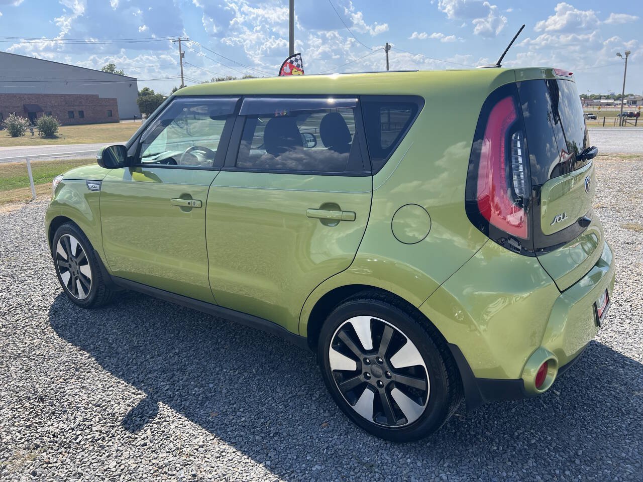 Used 2014 Kia Soul ! w/ Sun & Sound Package FWD image 4