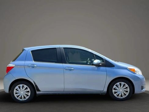 Used 2012 Toyota Yaris LE FWD image 7