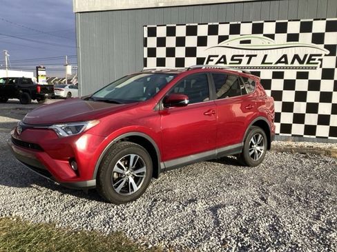Used 2018 Toyota RAV4 XLE image 2