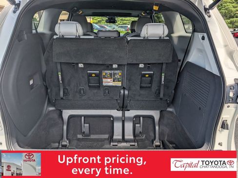 Used 2021 Toyota Sienna XSE FWD image 10
