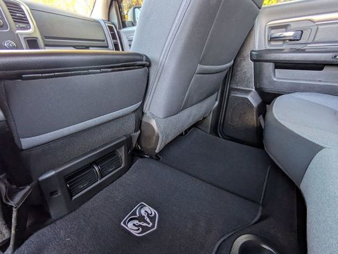 Used 2022 RAM 1500 Classic SLT image 32