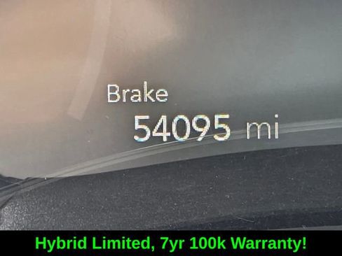 Used 2023 Chrysler Pacifica Limited FWD image 33