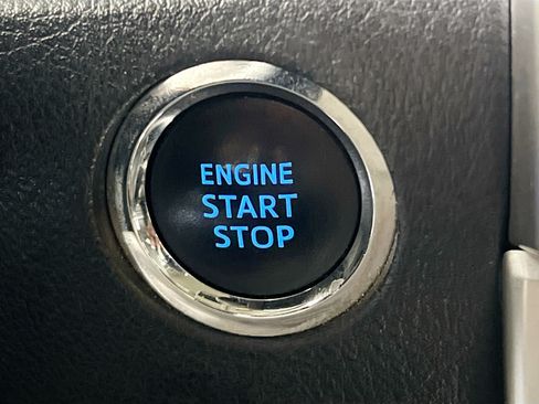 Used 2021 Toyota 4Runner SR5 AWD/4WD image 24