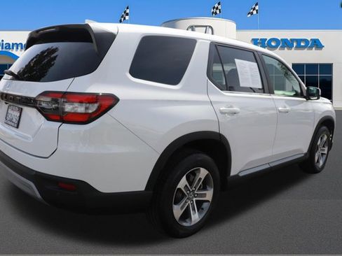 Used 2023 Honda Pilot EX-L image 6