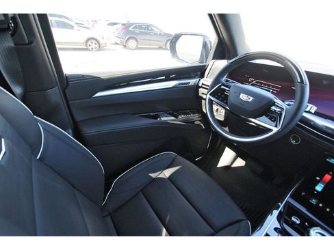 New 2026 Cadillac Escalade Luxury w/ Touring Package image 8