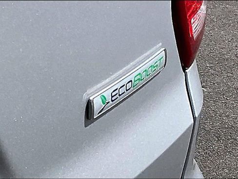 Used 2018 Ford Explorer XLT w/ Equipment Group 201A FWD image 24