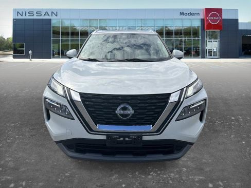 Used 2023 Nissan Rogue SV w/ SV Premium B Package image 2