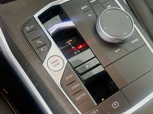 Used 2024 BMW 330e 330e image 25