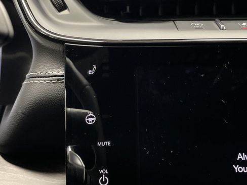 New 2026 Jeep Grand Cherokee L Limited w/ Luxury Tech Group II AWD/4WD image 8