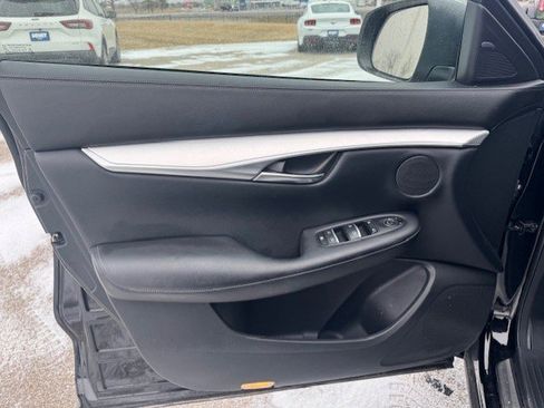 Used 2021 INFINITI QX50 Luxe w/ Appearance Package image 11