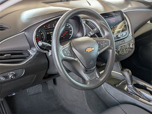 Used 2020 Chevrolet Malibu LT image 14