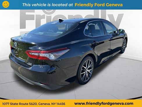 Used 2022 Toyota Camry XLE w/ Navigation Upgrade Package FWD image 6