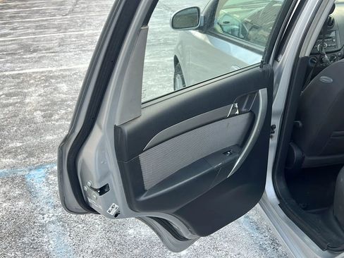 Used 2009 Chevrolet Aveo5 LT w/ Power and Convenience Package image 9