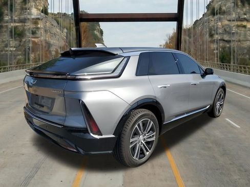 New 2026 Cadillac Lyriq Premium Luxury w/ LPO, Floor Liner Package AWD/4WD image 9