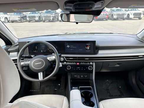Used 2025 Hyundai Sonata SEL FWD image 13