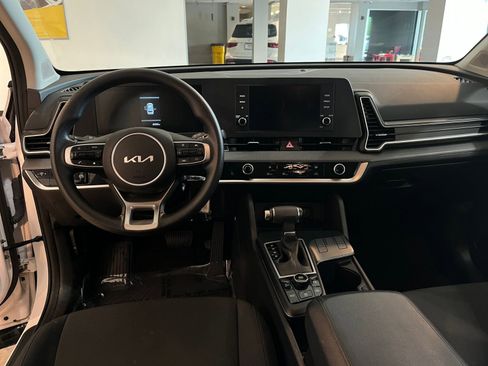 Used 2025 Kia Sportage LX FWD image 34