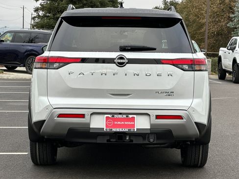 New 2025 Nissan Pathfinder Platinum image 5