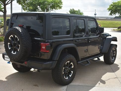 Used 2024 Jeep Wrangler Unlimited Rubicon 4xe w/ Technology Group AWD/4WD image 5