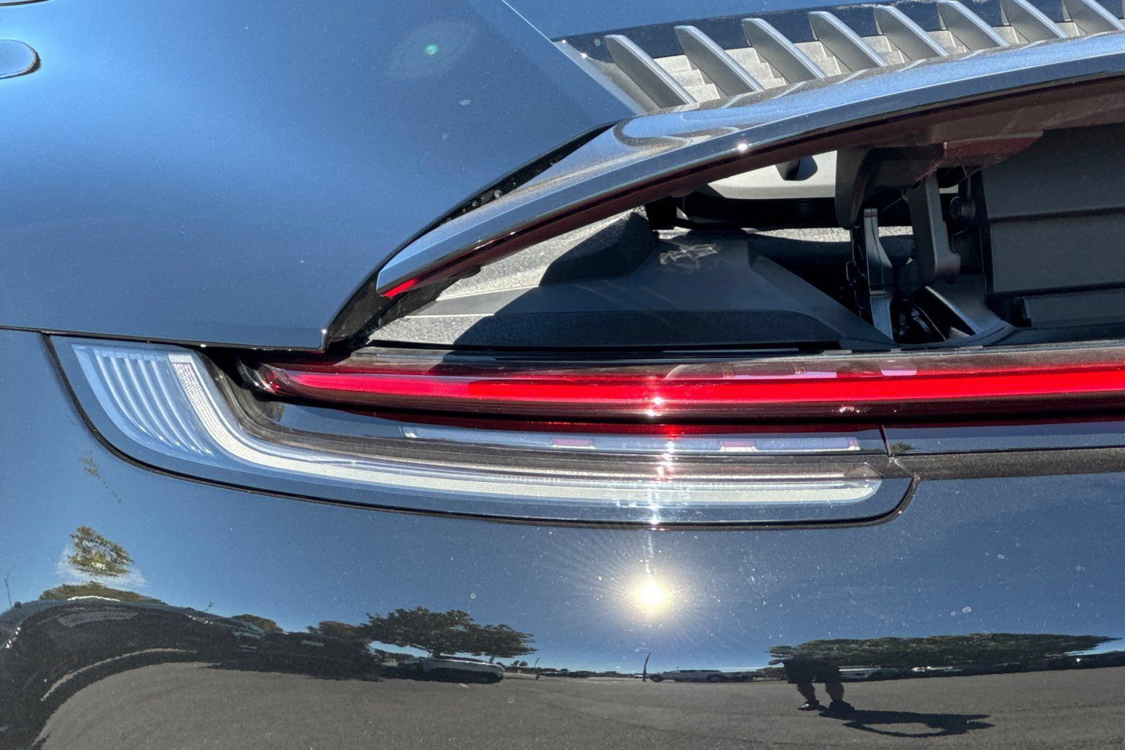 Used 2024 Porsche 911 Carrera T RWD image 42