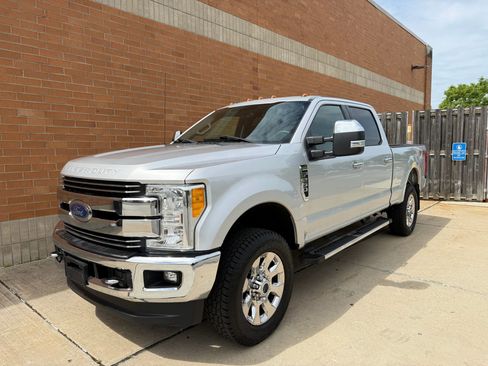 Used 2017 Ford F250 Lariat w/ Chrome Package AWD/4WD image 3
