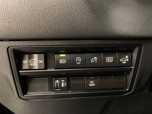 Used 2024 Toyota Tundra Limited image 17