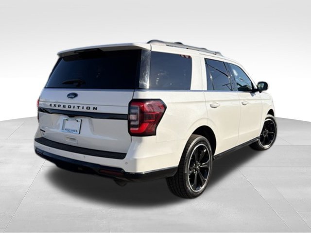 Used 2023 Ford Expedition Limited AWD/4WD image 5