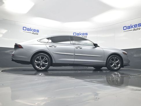 Used 2023 Honda Accord EX image 43