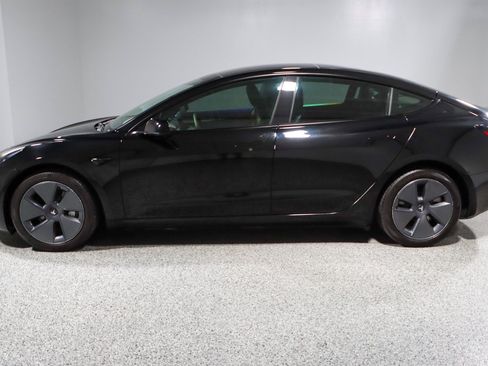 Used 2022 Tesla Model 3 Long Range AWD/4WD image 10