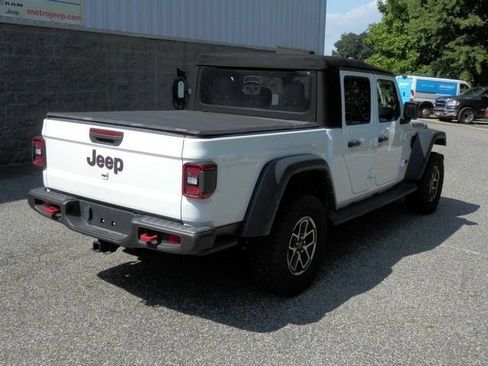 Used 2024 Jeep Gladiator Rubicon w/ Technology Group AWD/4WD image 8