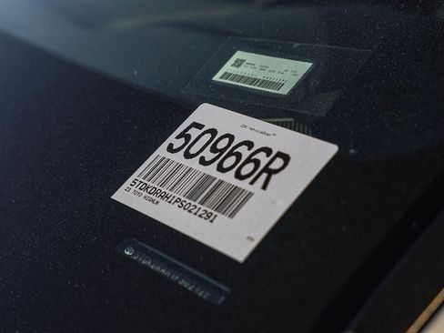 Certified 2023 Toyota Highlander L image 31