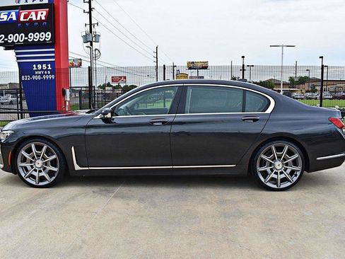 Used 2022 BMW 740i RWD image 10