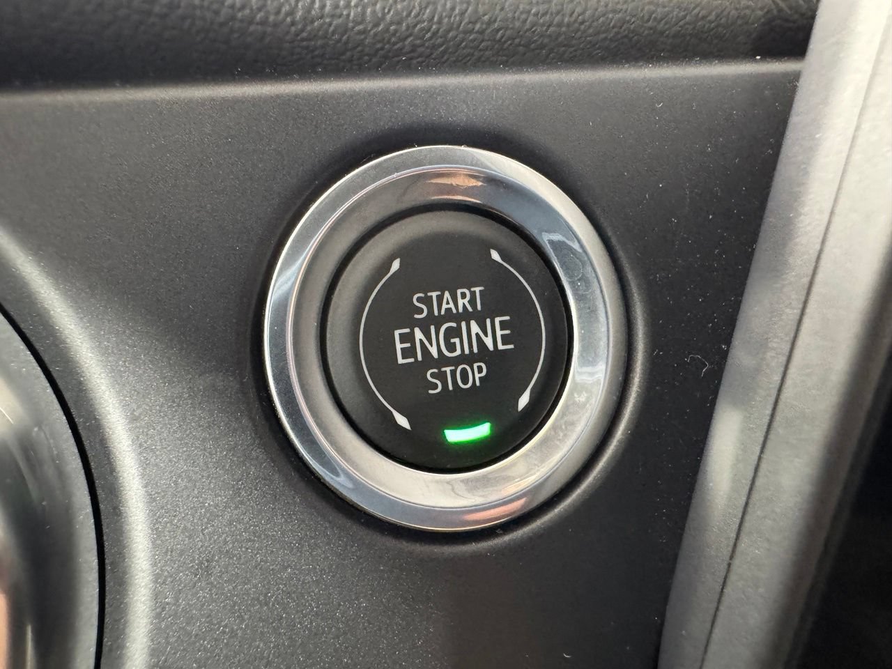 Used 2025 Chevrolet Blazer LT FWD image 24